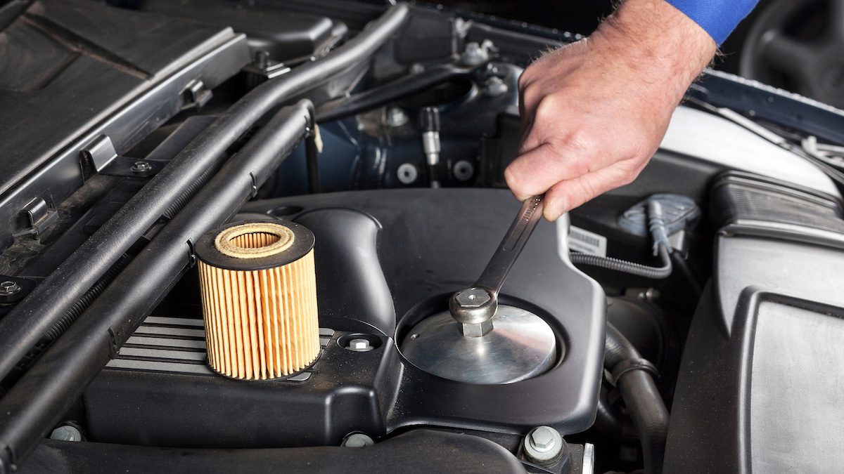 People-Stock-MechanicOilChange-10272012-v1